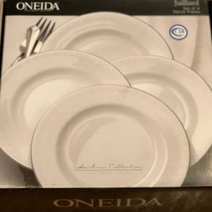 Oneida Juilliard set of 4 Petite Plates.